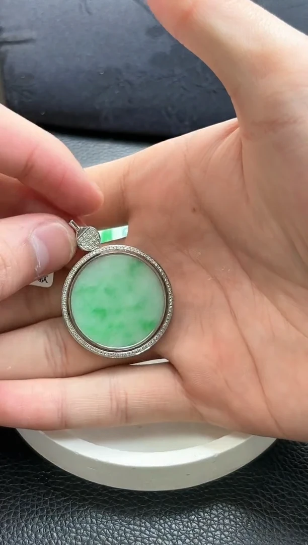 【闪购商品】翡翠颈饰18K金镶嵌无事牌