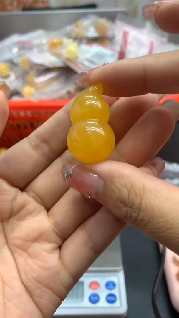 未镶嵌琥珀珠宝奇石777