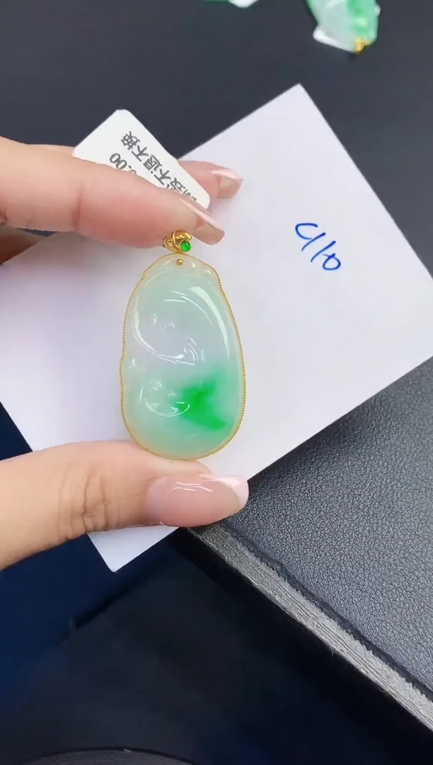 翡翠18K金镶嵌颈饰缅甸天然翡翠A货