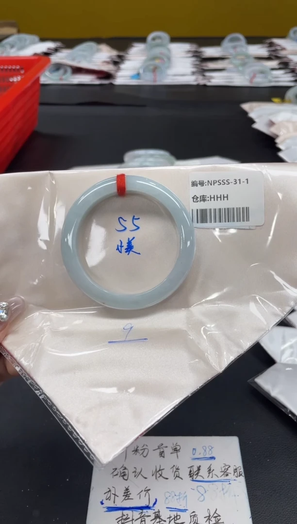 未镶嵌手镯翡翠翡翠手镯