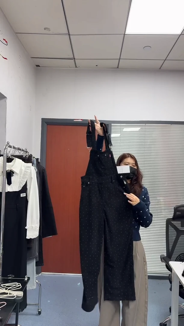 恐龙阿姨闪购商品：背带裤M码