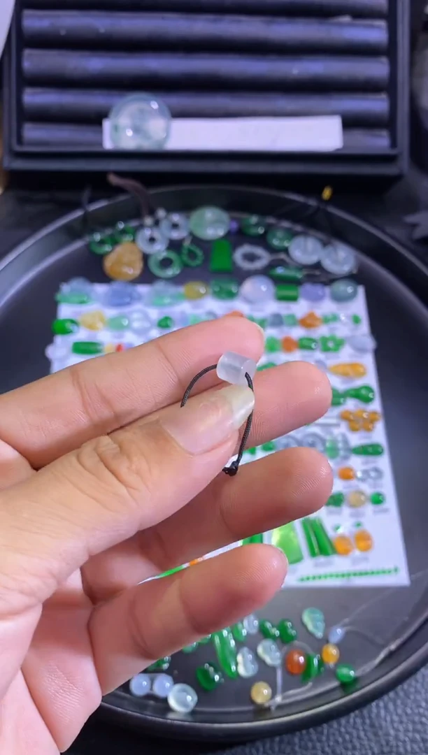 未镶嵌挂件翡翠珠子