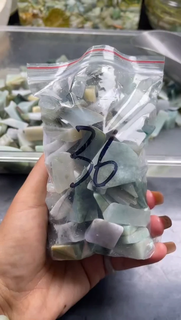 配石翡翠天然翡翠中号500克36