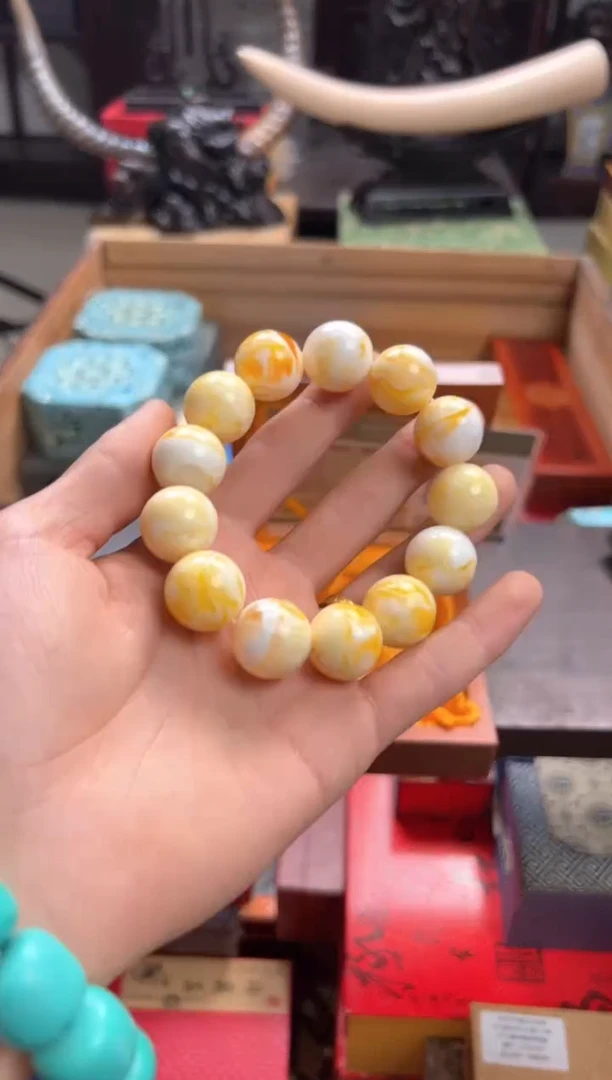 【闪购商品】蜜蜡裸石未镶嵌—————————古瓷白