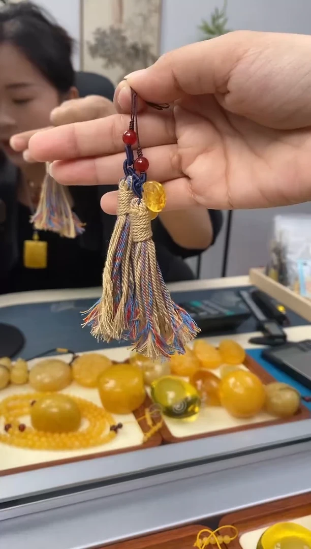 【闪购商品】琥珀裸石未镶嵌天然琥珀蜜蜡手机链多样性发一