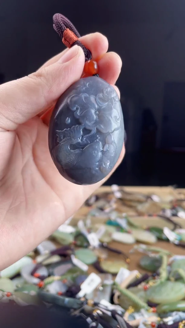 颈饰未镶嵌和田玉1