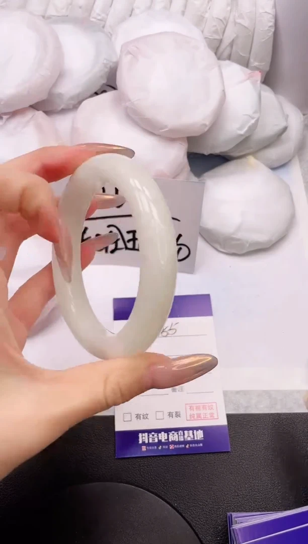 【闪购商品】和田玉手镯未镶嵌15K355-60