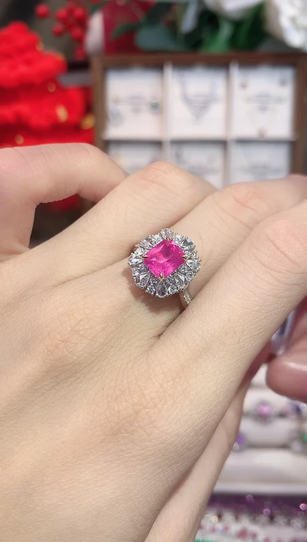 18K金镶嵌戒指尖晶石2.03ct/天然宝石/七天无理由