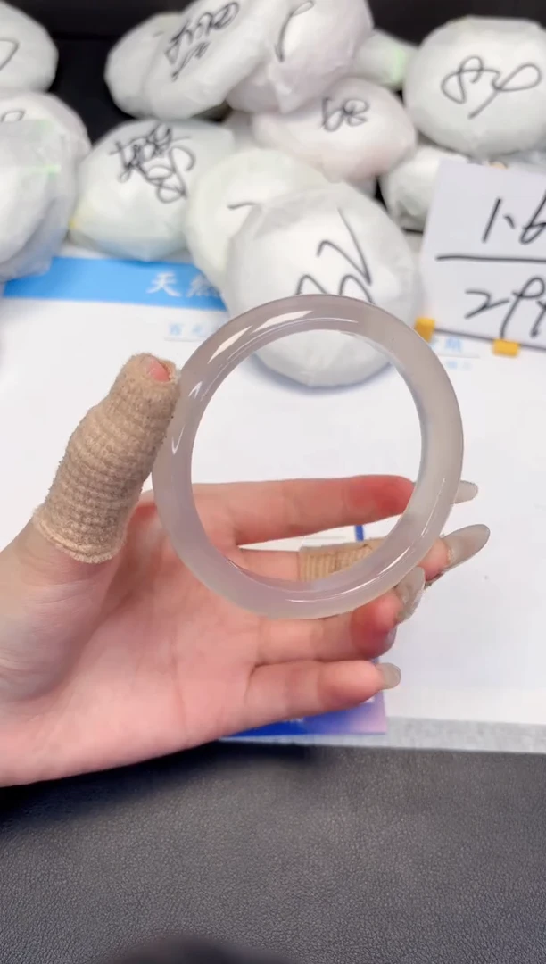 【闪购商品】石英质玉手镯未镶嵌205-62.2