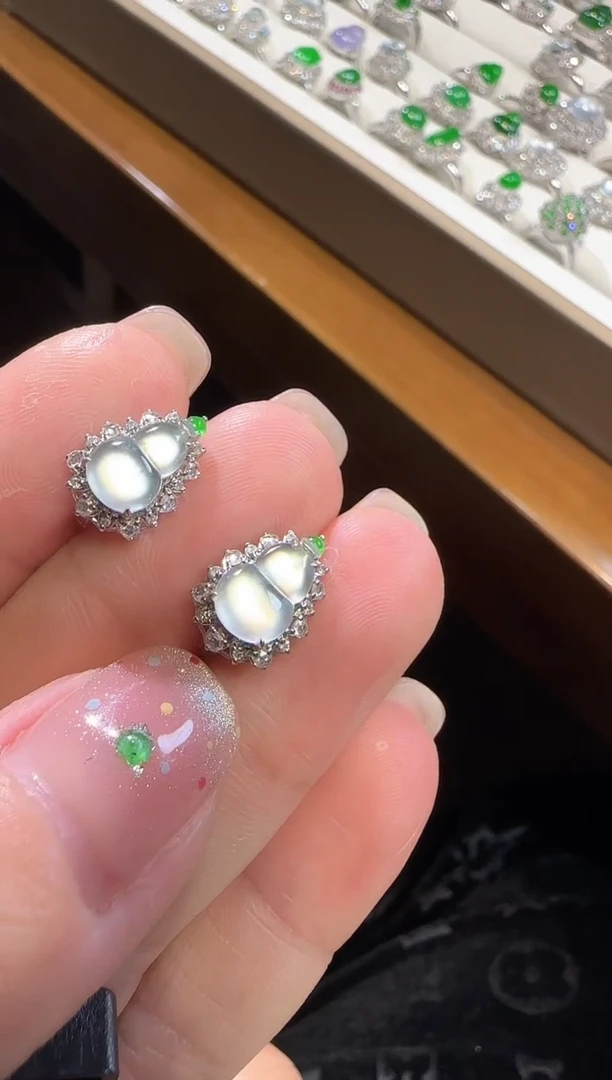 【闪购商品】翡翠耳饰18K金镶嵌葫芦
