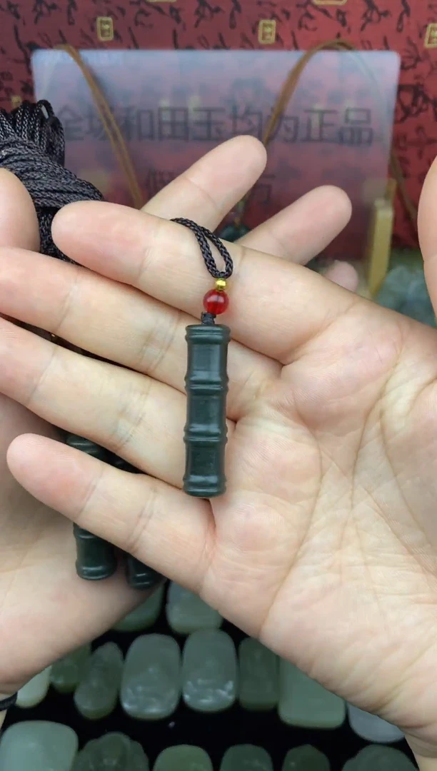 和田玉未镶嵌颈饰和田玉吊坠 无证书 随机发货 拍一发一