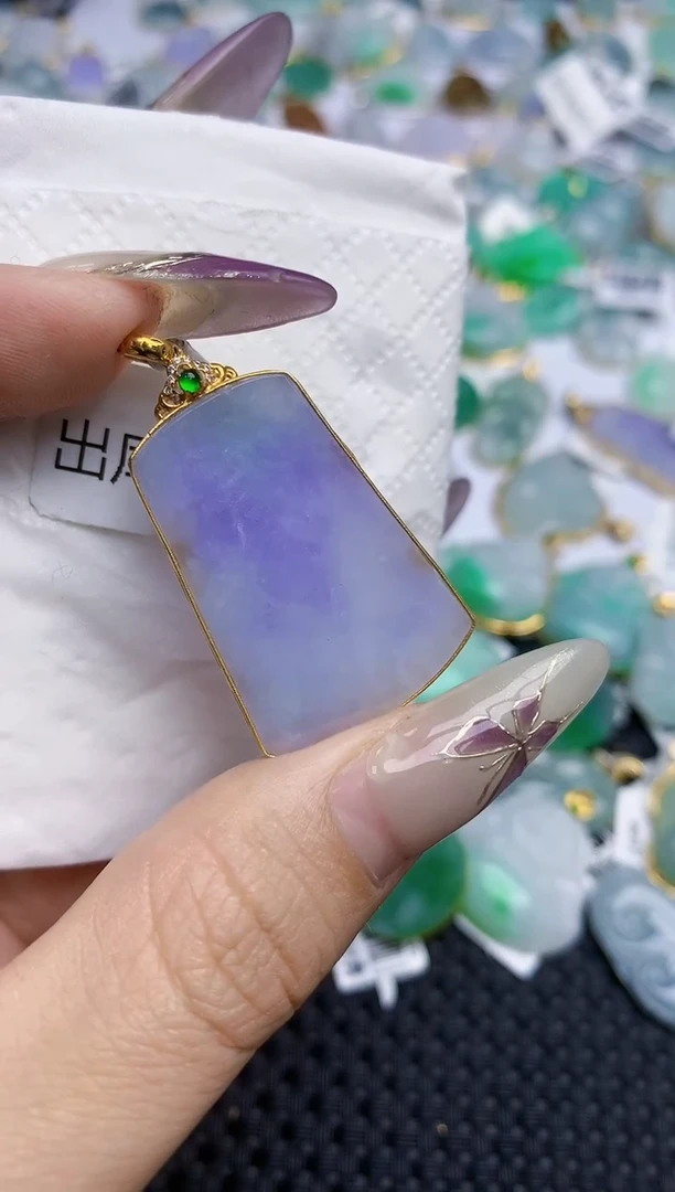 翡翠挂件18K金镶嵌204    天然翡翠A货