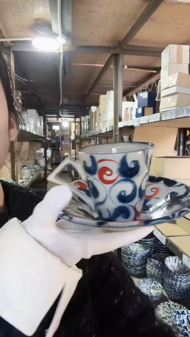 陶瓷宗山窑折边手柄咖啡杯（带碟）-赤绘旋涡