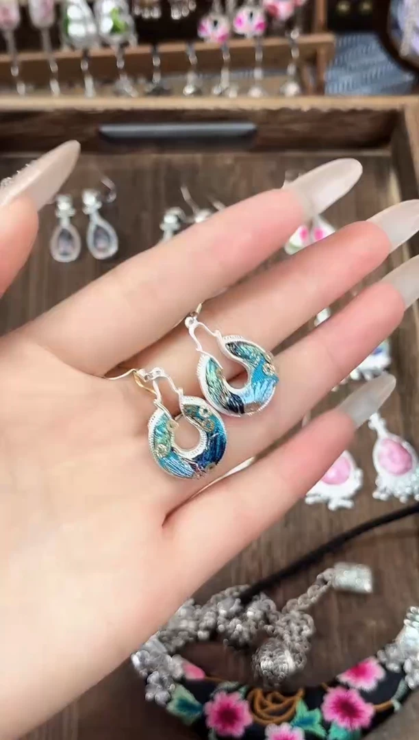 织绣民族风非遗老绣饰品584