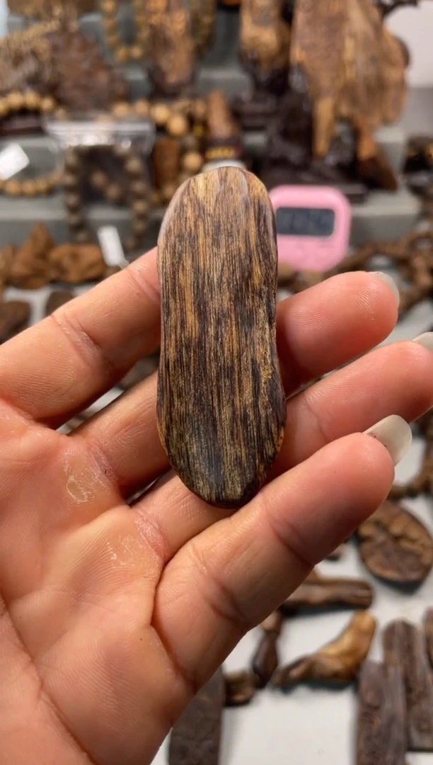 沉香沉香碎屑╰***丶达拉干  沉