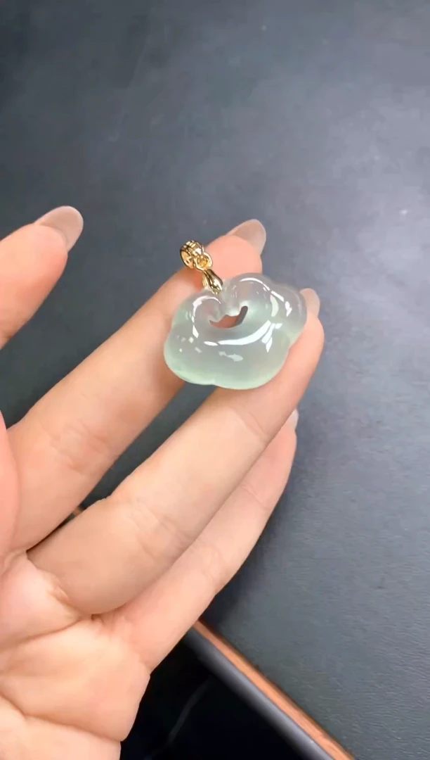 翡翠未镶嵌颈饰巅峰精品（吊坠加扣头）71