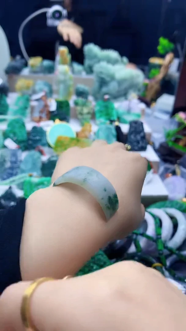 颈饰未镶嵌翡翠天然缅甸a货翡翠