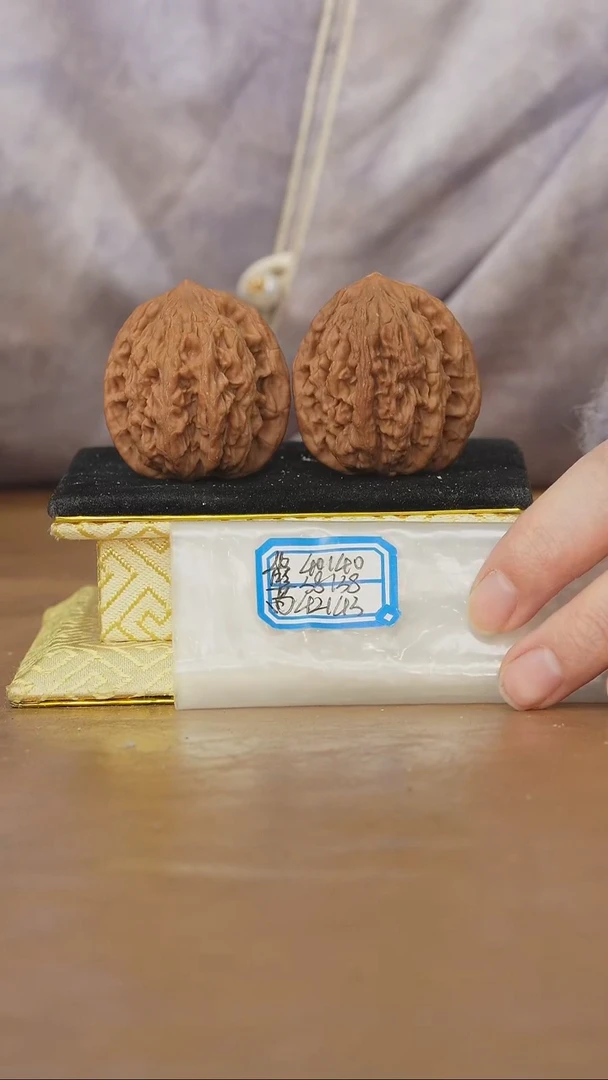 把件文玩核桃麦穗虎头