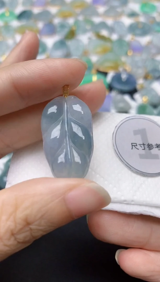 翡翠18K金镶嵌颈饰天然缅甸A货翡翠