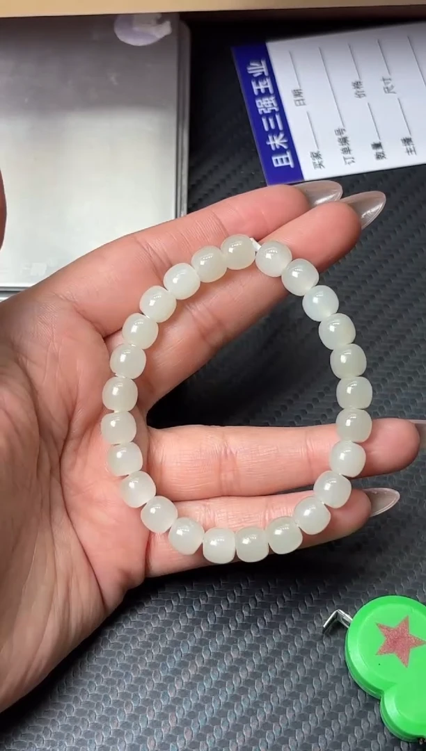 未镶嵌手串和田玉于田微色差卡7*8Ms