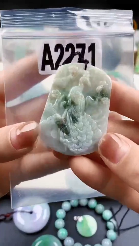 颈饰未镶嵌翡翠天然翡翠吊坠挂件