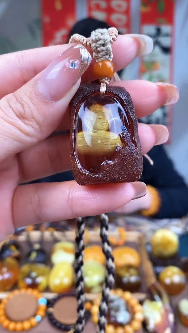 【闪购商品】琥珀裸石未镶嵌基地发货 一物一证 顺丰包邮