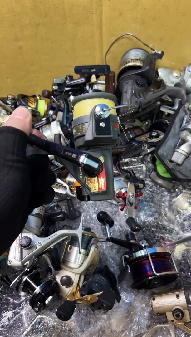 用****3微瑕钓鱼轮，直播间讲解为准，看清楚再拍，如有拆卸不退不换