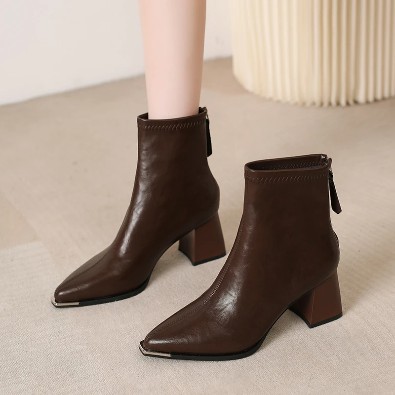 羊皮版~金属尖头粗跟瘦瘦靴女款2025秋冬新款时尚气质高跟靴短靴