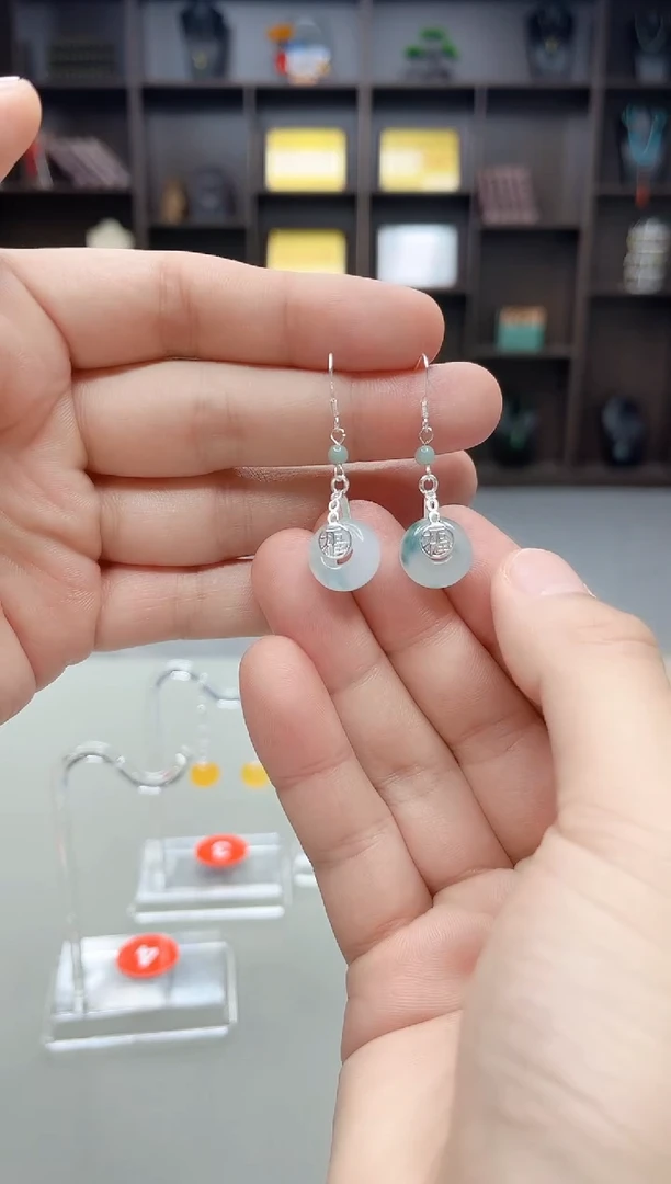 未镶嵌石英质玉（天山翠）耳饰721000