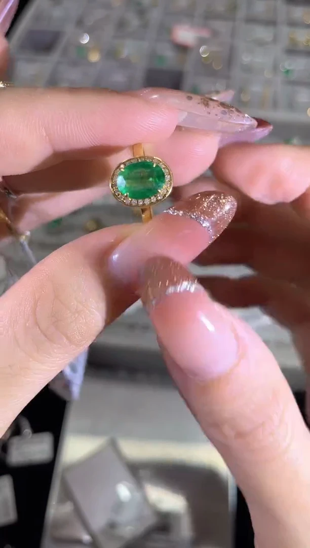 18K金镶嵌戒指祖母绿     YG