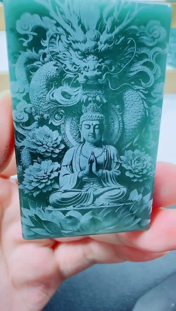 翡翠未镶嵌颈饰龙本命佛