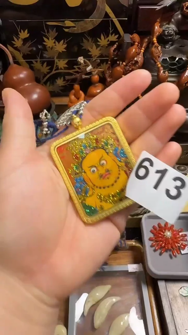 c**y流直播间手把件摆件瓷器