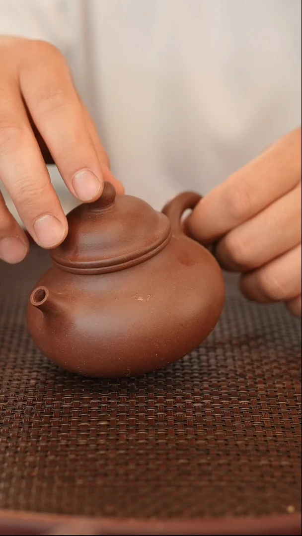 茶壶紫砂喀左原矿手工制作    微瑕紫泥容天