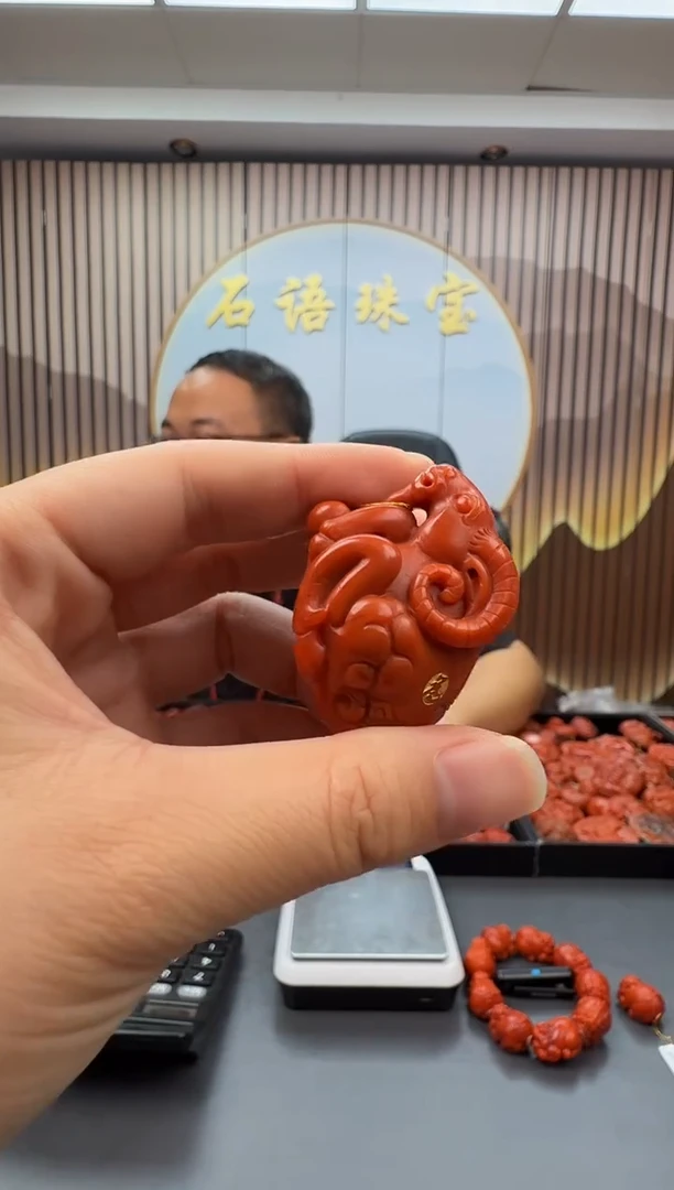 未镶嵌雕刻南红玛瑙029ZB0905产品一个