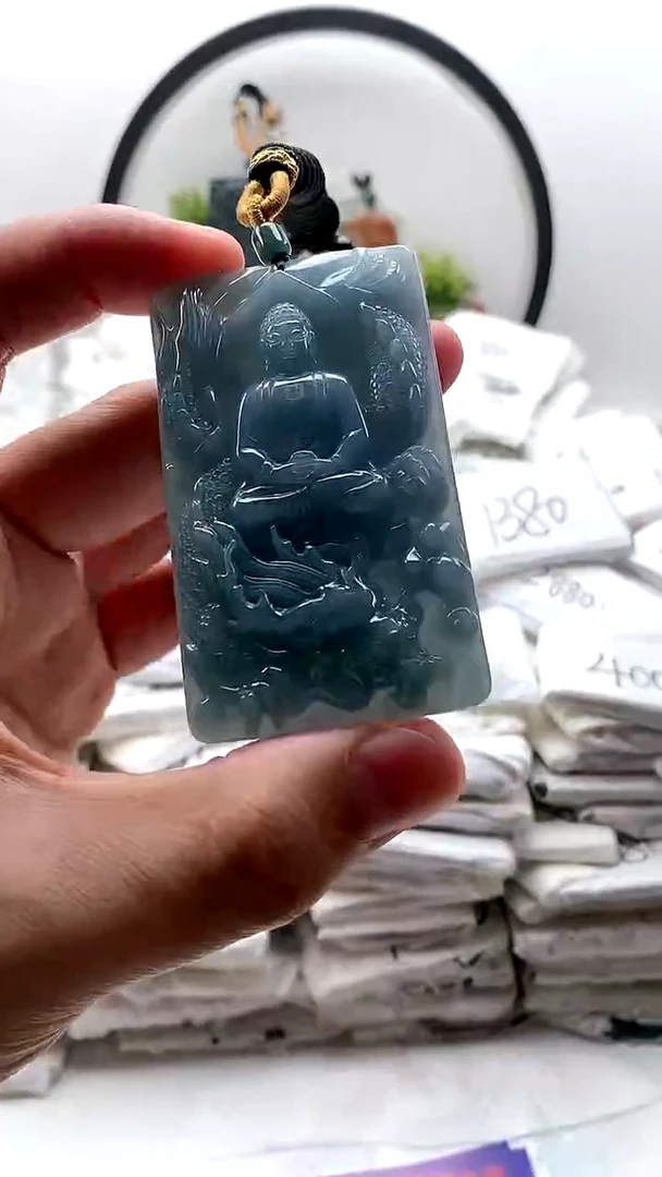 颈饰未镶嵌翡翠大日如来