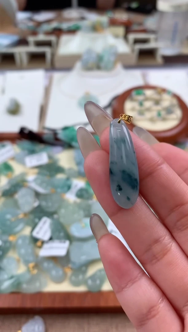 【闪购商品】翡翠颈饰18K金镶嵌天然A货翡翠挂件