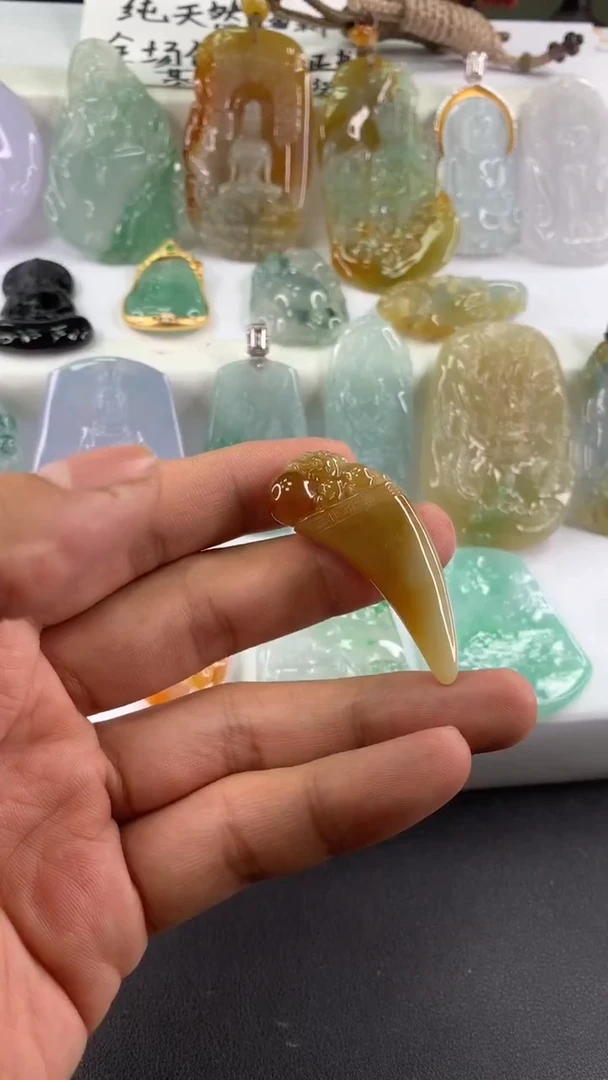 翡翠未镶嵌吊坠(不含链)吊坠