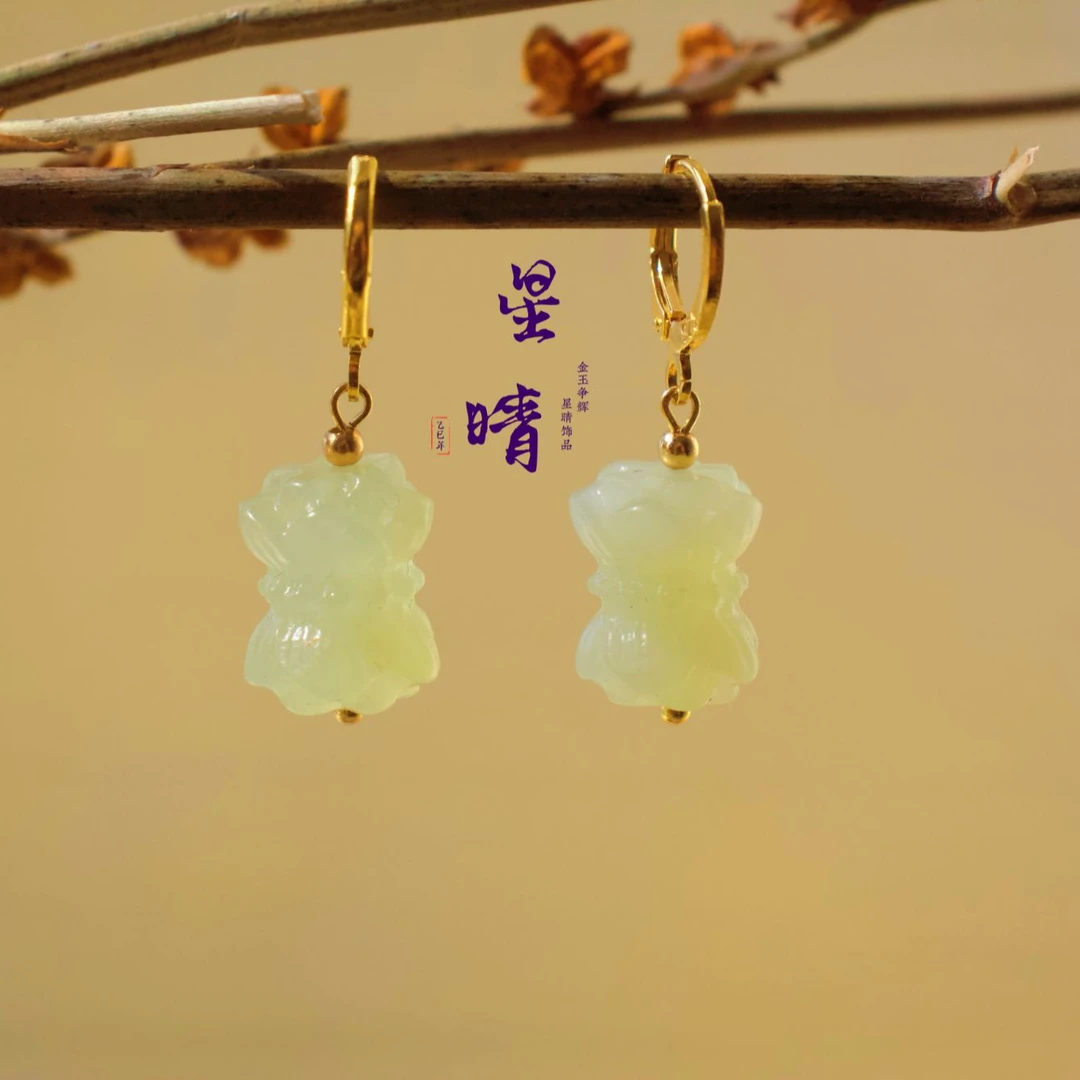 S925银镀金精品岫玉莲花台耳圈耳坠