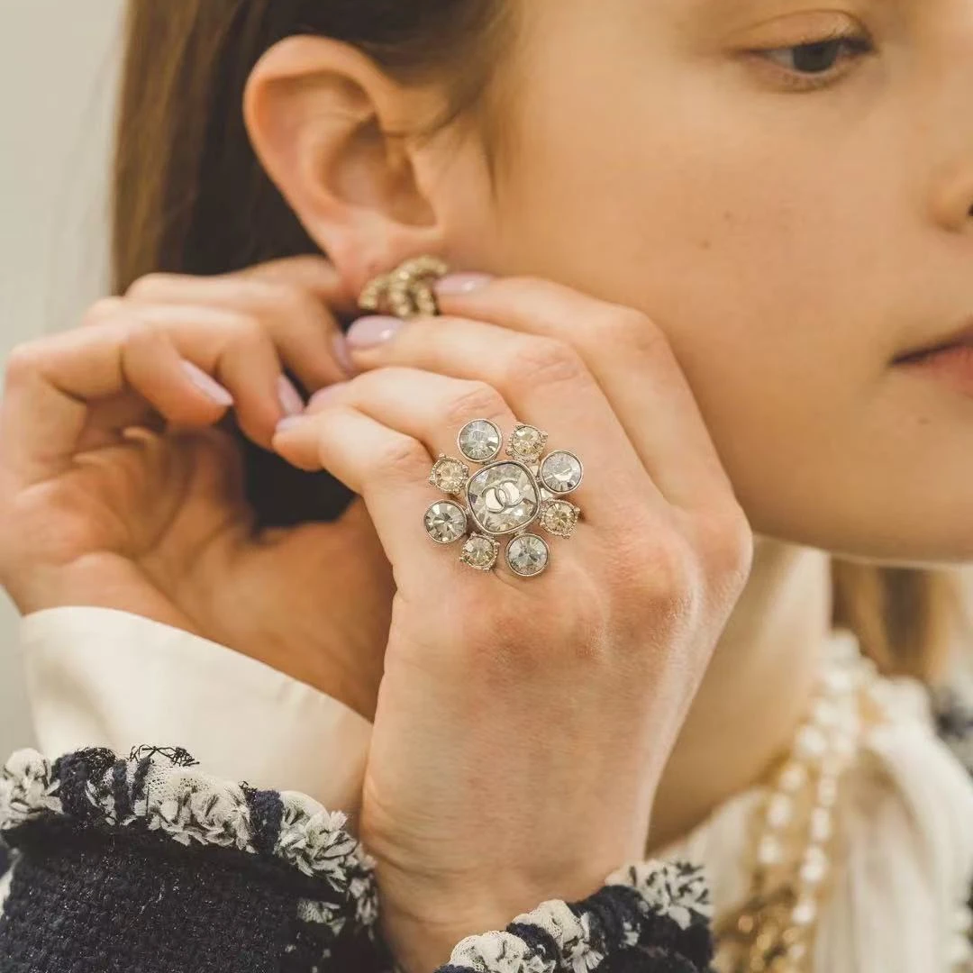 95新 Chanel/香奈儿 坤球奢选香奈儿水钻戒指