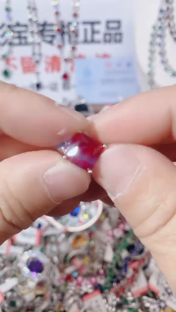 颈饰未镶嵌红宝石