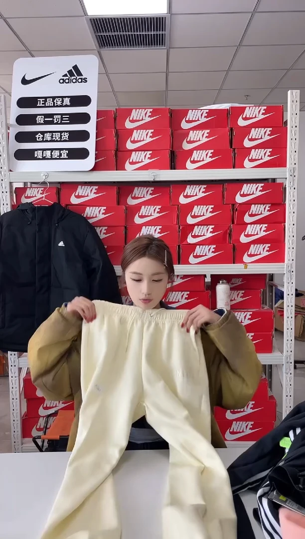 编码241  尺码m  胸围衣长  正品直播间过款