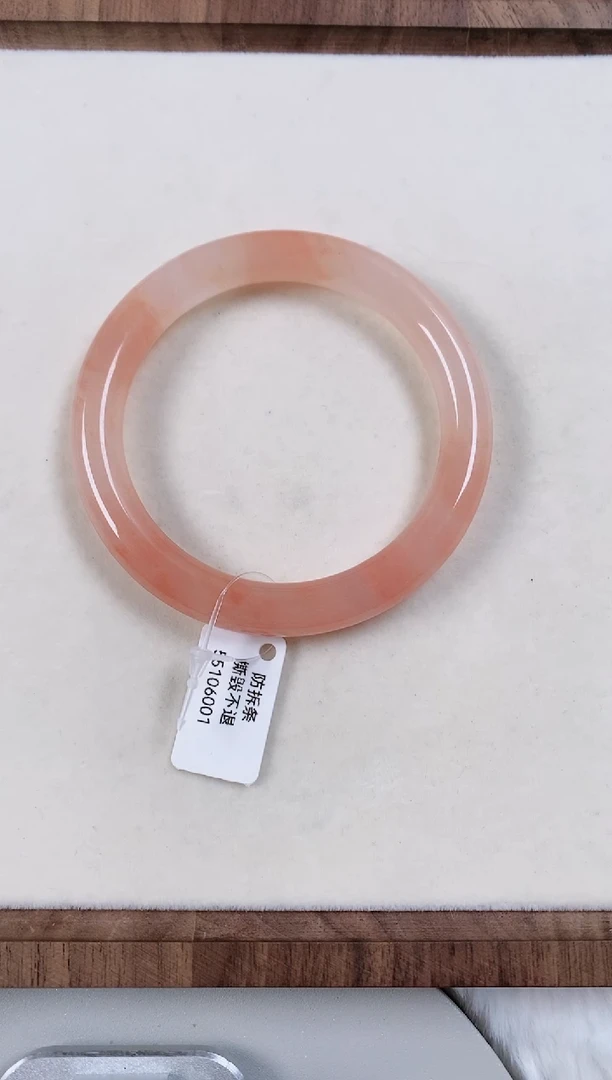 【闪购商品】石英质玉手镯未镶嵌14