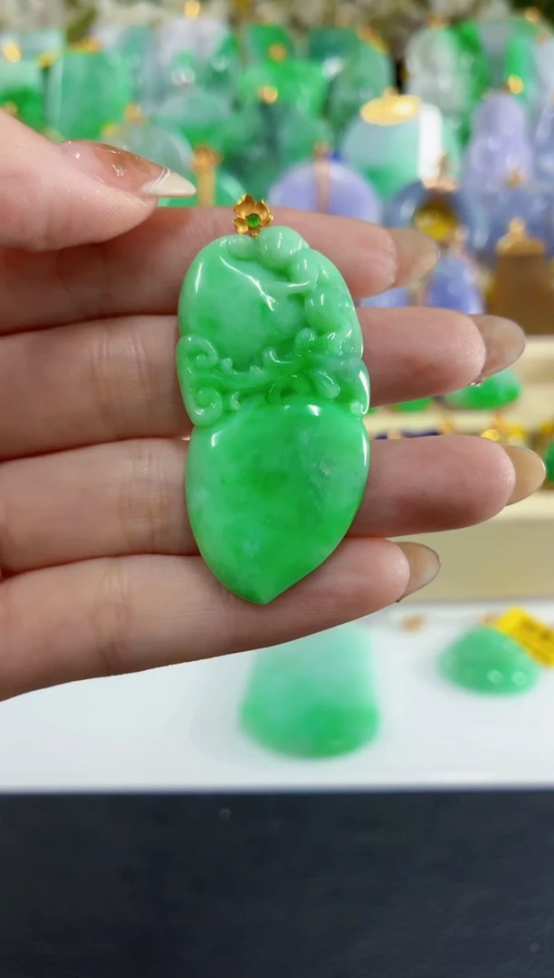 吊坠(不含链)18K金镶嵌翡翠挂件