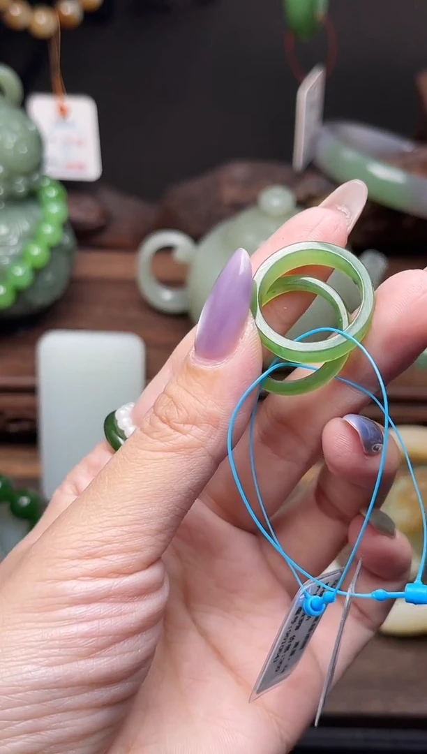 和田玉戒圈未镶嵌乌兰海苹果绿 18圈多样性发一