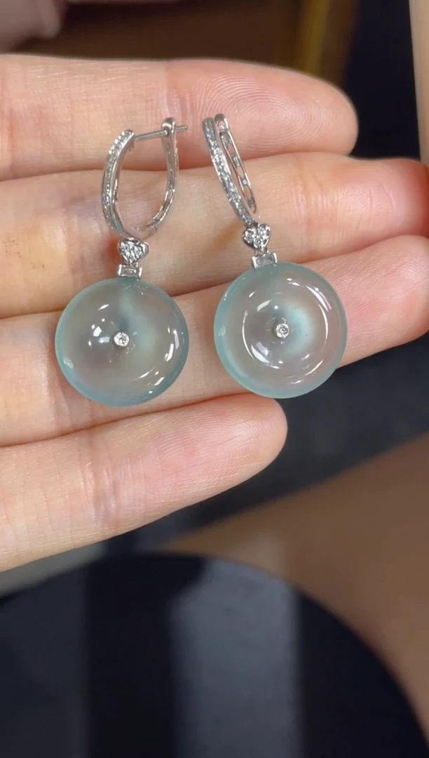 颈饰18K金镶嵌翡翠团购3