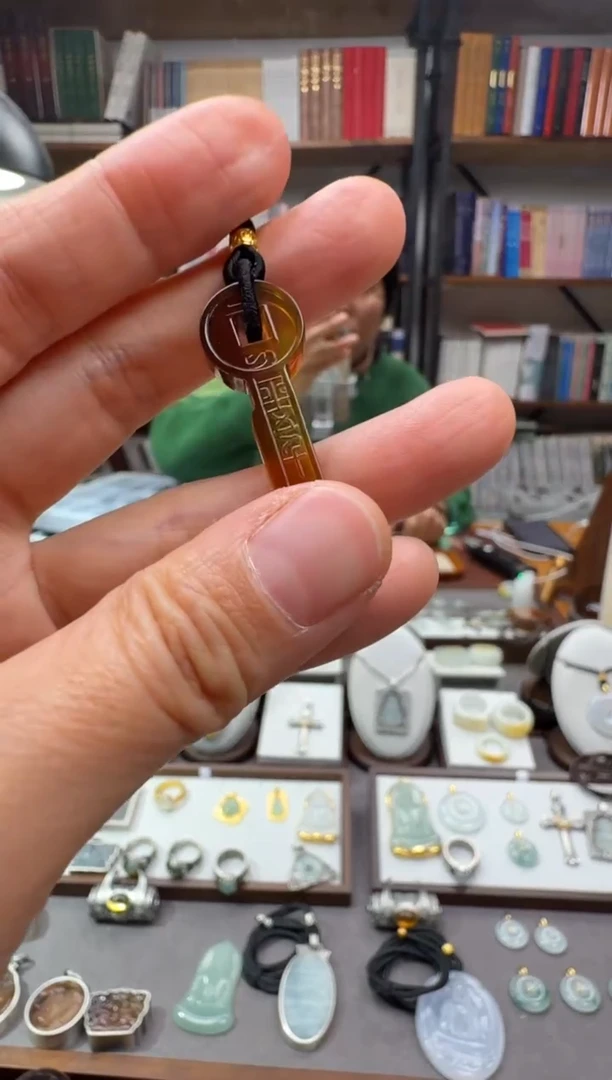 琥珀颈饰未镶嵌手机挂4-1
