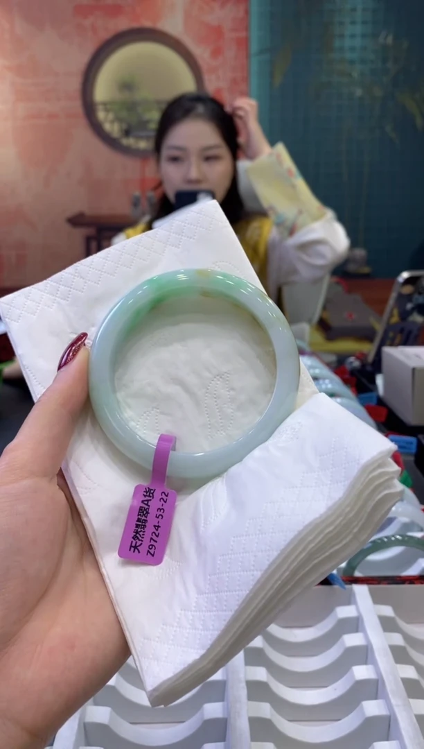 【闪购商品】翡翠手镯未镶嵌多人07165