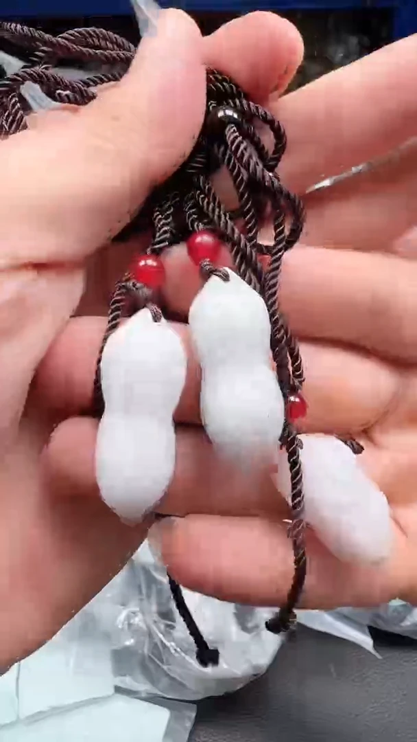 翡翠未镶嵌颈饰009