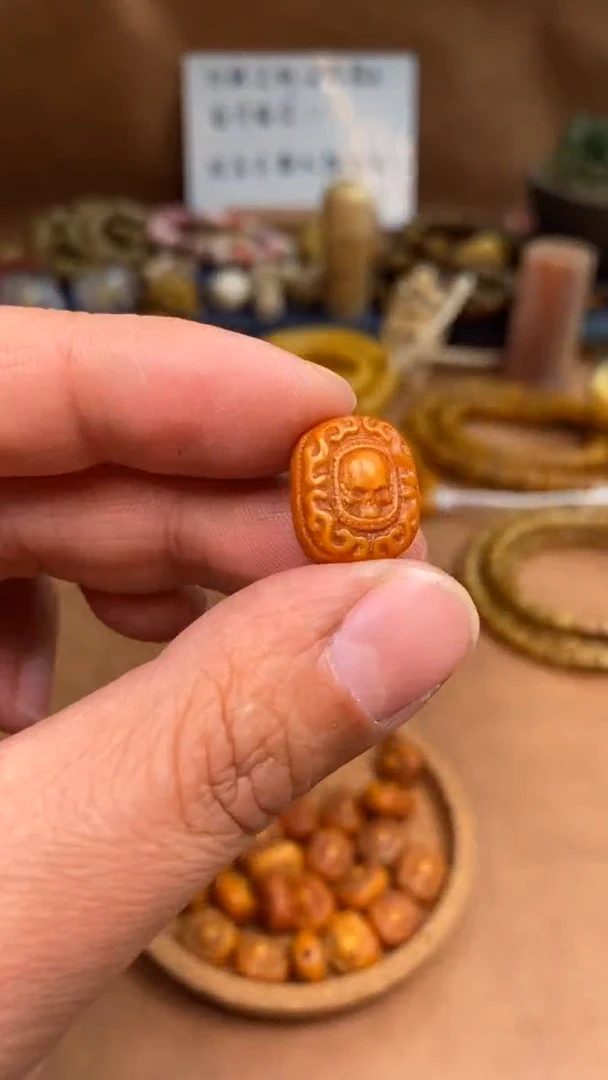 【闪购商品】牛骨其他P278-双面恶灵-有棕裂