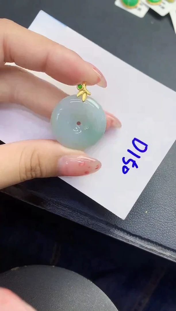 翡翠未镶嵌颈饰缅甸天然翡翠A货
